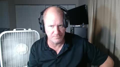 Snapshot of casinocam chatting on January 6, 6:28 am CasinoCam online show from January 6, 6:28 am