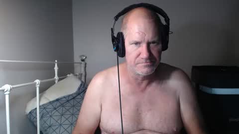 Snapshot of casinocam chatting on January 8, 6:48 am CasinoCam online show from January 8, 6:48 am