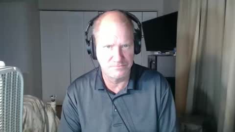 Snapshot of casinocam chatting on January 11, 8:52 am CasinoCam online show from January 11, 8:52 am