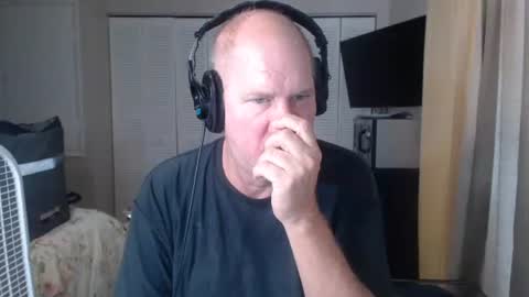 Snapshot of casinocam chatting on February 8, 6:22 pm CasinoCam online show from February 8, 6:22 pm