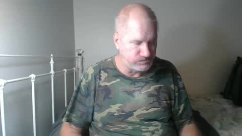 Snapshot of casinocam chatting on February 13, 6:59 pm CasinoCam online show from February 13, 6:59 pm