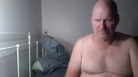 Snapshot of casinocam chatting on February 16, 8:43 am CasinoCam online show from February 16, 8:43 am