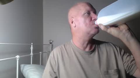 Snapshot of casinocam chatting on February 24, 3:26 am CasinoCam online show from February 24, 3:26 am