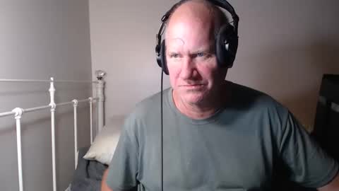 Snapshot of casinocam chatting on March 2, 5:08 am CasinoCam online show from March 2, 5:08 am