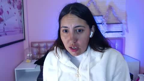 Snapshot of cassandra_ruizz chatting on November 28, 8:44 pm 573215024606 online show from November 28, 8:44 pm
