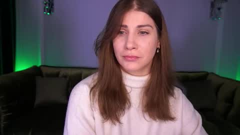 Snapshot of cassandragood chatting on November 28, 7:33 am Lena online show from November 28, 7:33 am