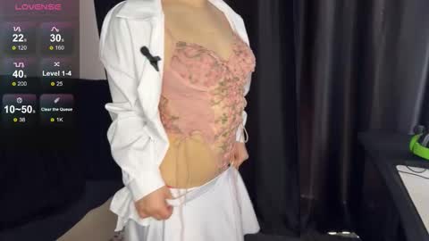Snapshot of cassie_blein chatting on March 18, 7:33 am Cassie online show from March 18, 7:33 am