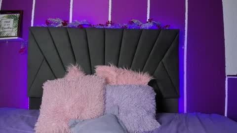 Snapshot of cassie_jones1 chatting on February 3, 6:24 am Cassie Jones online show from February 3, 6:24 am