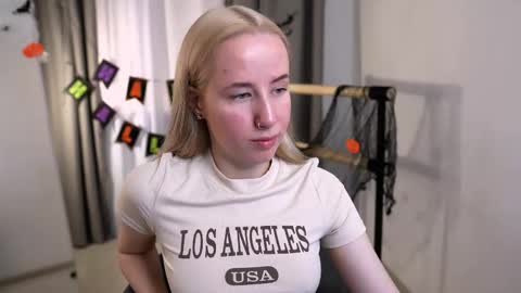 Cassie online show from October 20, 8:53 pm