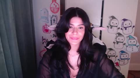 Snapshot of cassiealvarez chatting on December 15, 4:06 am cassiealvarez online show from December 15, 4:06 am