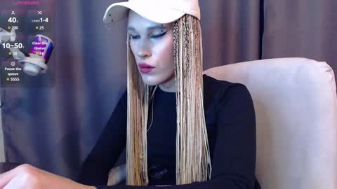 Snapshot of cassiemich chatting on December 14, 7:46 pm Cassie online show from December 14, 7:46 pm