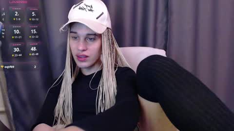 Snapshot of cassiemich chatting on December 17, 4:43 pm Cassie online show from December 17, 4:43 pm