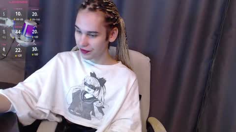 Snapshot of cassiemich chatting on December 19, 2:46 pm Cassie online show from December 19, 2:46 pm