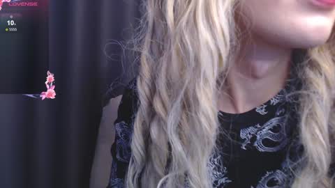 Snapshot of cassiemich chatting on January 12, 12:23 pm Cassie online show from January 12, 12:23 pm