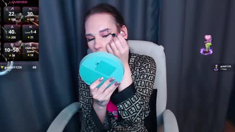 Snapshot of cassiemich chatting on January 25, 1:30 pm Cassie online show from January 25, 1:30 pm