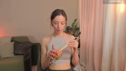 Snapshot of cassisland chatting on December 29, 10:34 am cassandra online show from December 29, 10:34 am