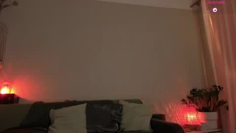 Snapshot of cassisland chatting on February 13, 10:22 pm cassandra online show from February 13, 10:22 pm