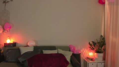 Snapshot of cassisland chatting on February 18, 11:08 pm cassandra online show from February 18, 11:08 pm