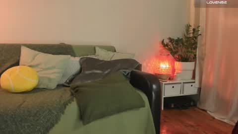 Snapshot of cassisland chatting on March 12, 10:07 pm cassandra online show from March 12, 10:07 pm