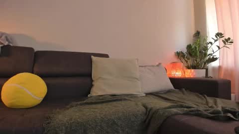 Snapshot of cassisland chatting on September 30, 1:05 pm cassandra online show from September 30, 1:05 pm