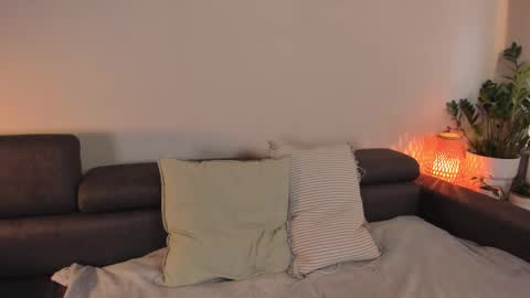 Snapshot of cassisland chatting on October 16, 12:06 pm cassandra online show from October 16, 12:06 pm