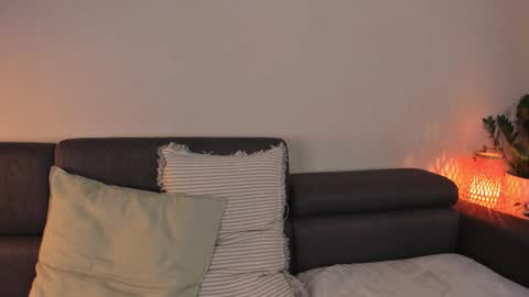 Snapshot of cassisland chatting on October 18, 5:46 pm cassandra online show from October 18, 5:46 pm