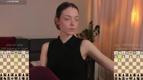 Snapshot of cassisland chatting on October 19, 5:13 pm cassandra online show from October 19, 5:13 pm