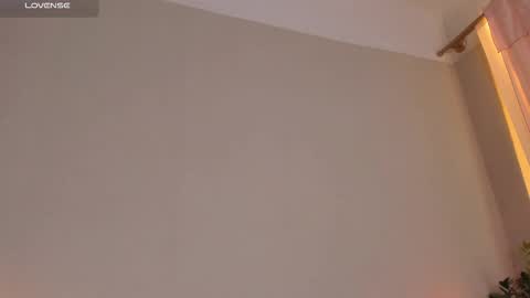 Snapshot of cassisland chatting on November 21, 12:43 am cassandra online show from November 21, 12:43 am