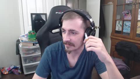 Snapshot of casuallycorrupt chatting on October 14, 5:08 am casuallycorrupt online show from October 14, 5:08 am