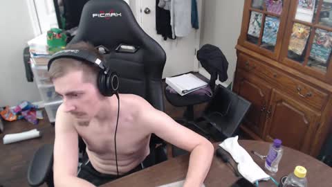 Snapshot of casuallycorrupt chatting on October 16, 11:00 am casuallycorrupt online show from October 16, 11:00 am