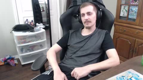 Snapshot of casuallycorrupt chatting on October 20, 1:50 am casuallycorrupt online show from October 20, 1:50 am