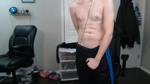 Snapshot of casuallycorrupt chatting on October 28, 12:14 am casuallycorrupt online show from October 28, 12:14 am