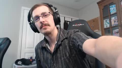 Snapshot of casuallycorrupt chatting on November 6, 7:09 am casuallycorrupt online show from November 6, 7:09 am