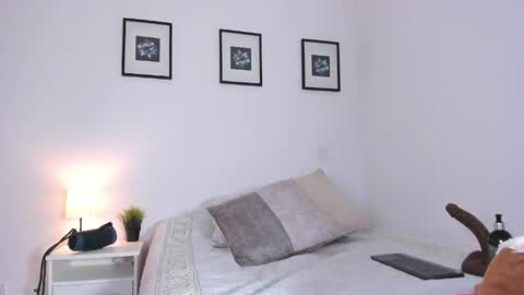    online show from April 16, 9:26 pm