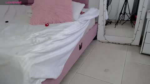 Snapshot of catalaia_stomm chatting on February 7, 4:14 pm catalaia_stomm online show from February 7, 4:14 pm