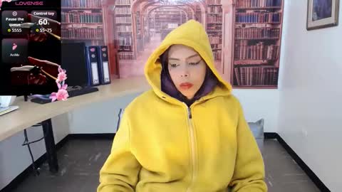 Queen Catalella online show from December 19, 3:35 am