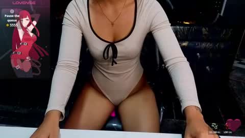 Snapshot of catalella_little_b chatting on June 19, 9:29 pm catalella_little_b online show from June 19, 9:29 pm