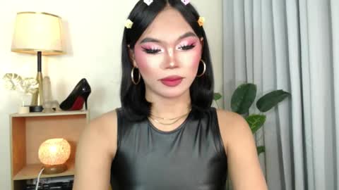 Snapshot of catalenax chatting on November 12, 9:42 am CatalenaX online show from November 12, 9:42 am