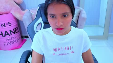 cataleya23_a online show from April 11, 9:30 pm