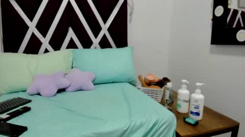Snapshot of cataleya_bianchi chatting on May 19, 2:29 am Cataleya online show from May 19, 2:29 am