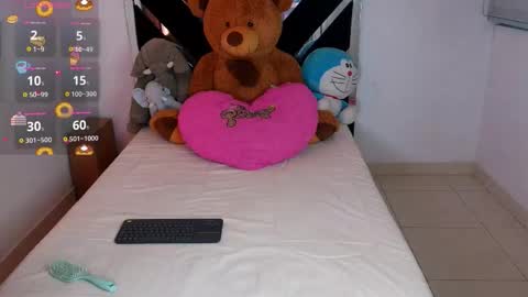 Snapshot of catalina_smith__ chatting on October 22, 11:59 pm Catalina online show from October 22, 11:59 pm