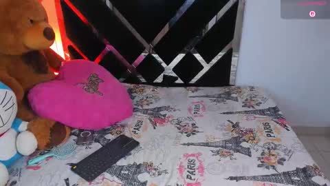 Snapshot of catalina_smith__ chatting on November 20, 9:03 pm Catalina online show from November 20, 9:03 pm