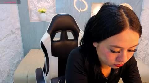 Snapshot of catalina_tx_ chatting on February 11, 2:00 pm Online 800 to 1400 online show from February 11, 2:00 pm