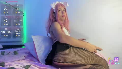 catalinasantanaa  online show from April 17, 7:39 pm