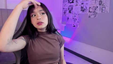 Cat  online show from January 4, 8:05 pm