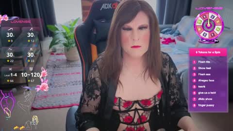 Catherinecuddles online show from April 3, 11:30 am