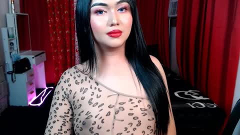 Snapshot of catherine_louise chatting on December 3, 1:13 am cath online show from December 3, 1:13 am