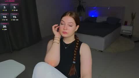 Snapshot of catherine_river chatting on August 5, 7:17 pm Catherine online show from August 5, 7:17 pm