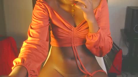 Snapshot of cathynoir chatting on October 6, 12:30 am catrine online show from October 6, 12:30 am