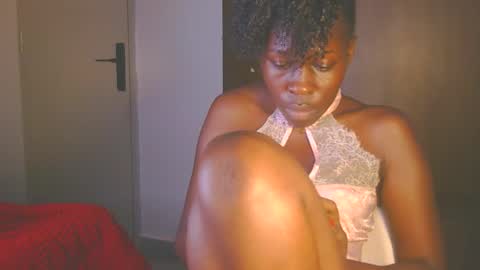 Snapshot of cathynoir chatting on October 16, 4:24 am catrine online show from October 16, 4:24 am